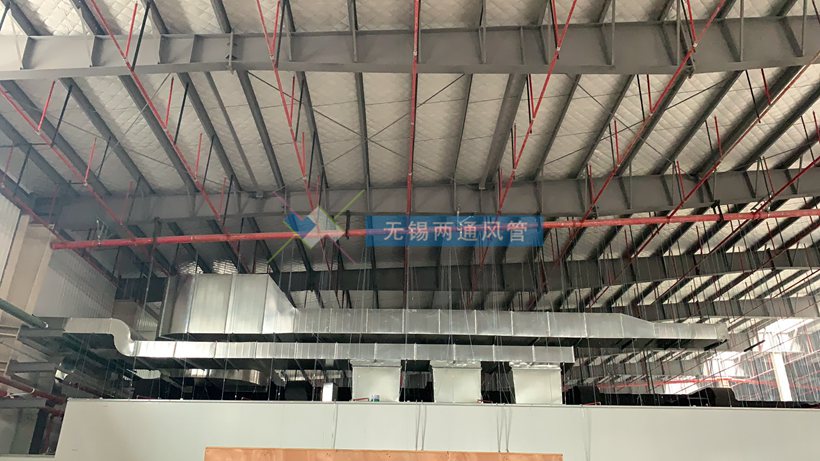 兩通通風管道廠家：為無錫本地合作工廠安裝排風系統(tǒng)（配圖）