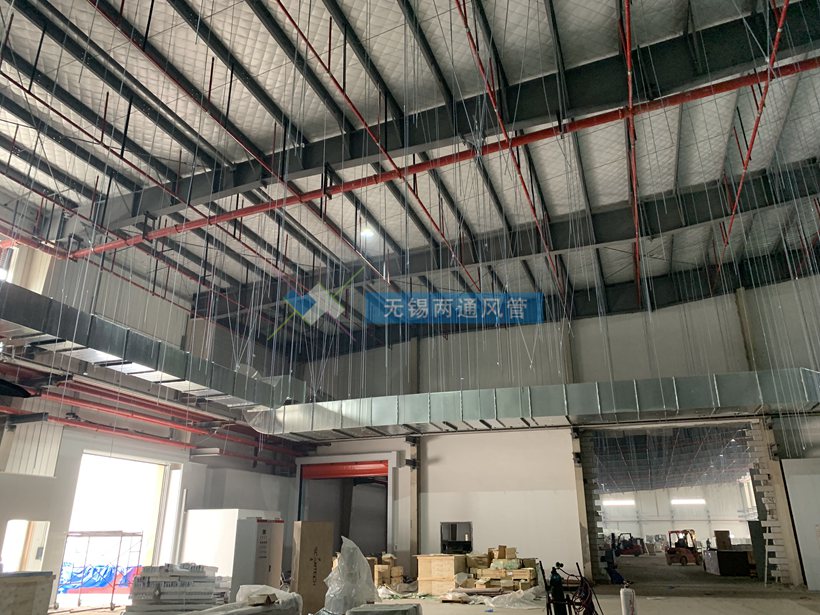 兩通通風管道廠家：為無錫本地合作工廠安裝排風系統(tǒng)（配圖）