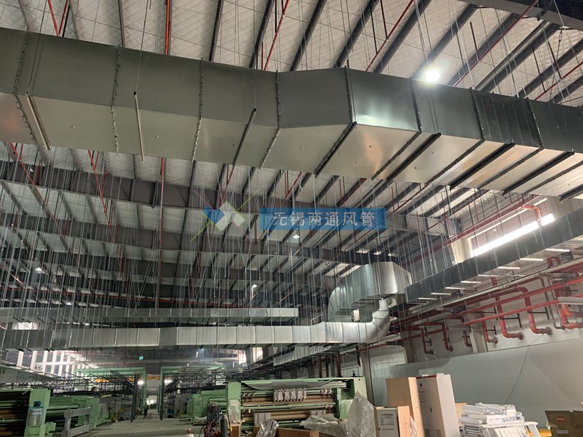 兩通通風管道廠家：為無錫本地合作工廠安裝排風系統(tǒng)（配圖）